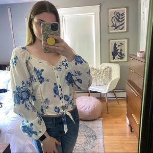 SOLD - NWT Wild Fable Peasant Crop Top